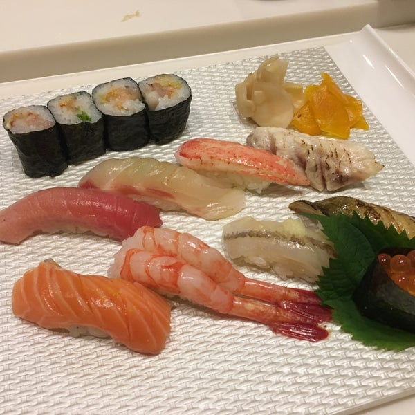 12/15/2016에 Sophia H.님이 Shinzo Japanese Cuisine에서 찍은 사진