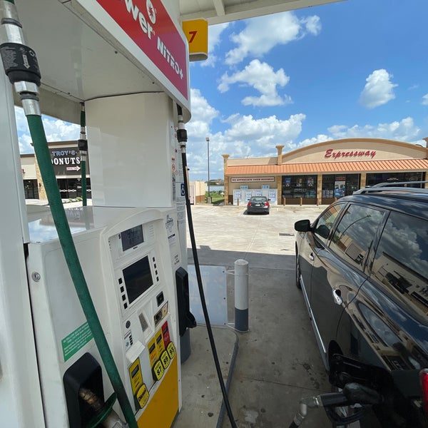 Shell Expressway Fuel Station in Montgomery