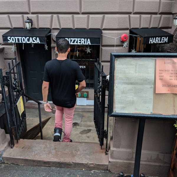 Снимок сделан в Sottocasa Pizzeria пользователем Randy 7/17/2018