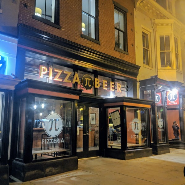 รูปภาพถ่ายที่ Pi Pizzeria โดย Randy เมื่อ 2/28/2019