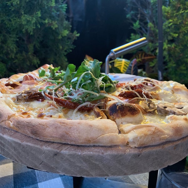 9/7/2019にLuis Felipe G.がArtigiano Pizza Rústicaで撮った写真