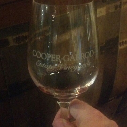 10/26/2013にBrad M.がCooper-Garrod Estate Vineyardsで撮った写真