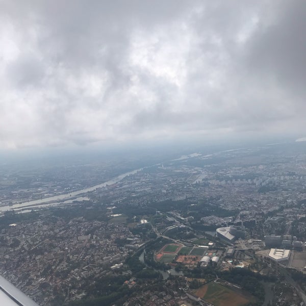 Foto diambil di Aéroport Strasbourg-Entzheim (SXB) oleh byztwn pada 8/21/2020