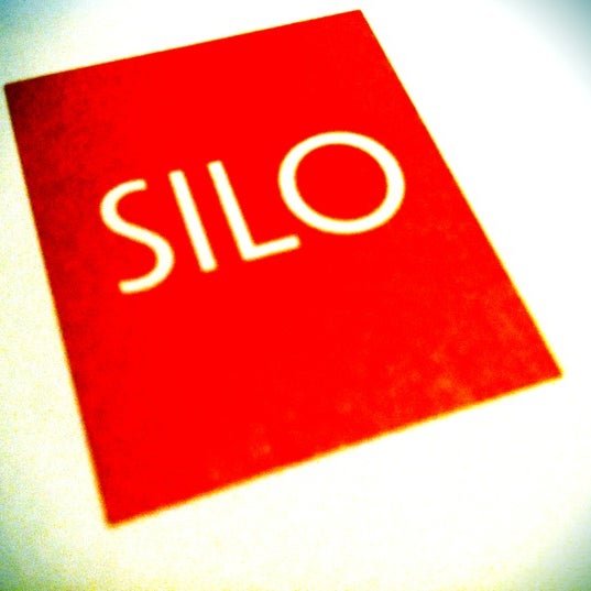รูปภาพถ่ายที่ SILO โดย Jeremy H. เมื่อ 11/1/2012