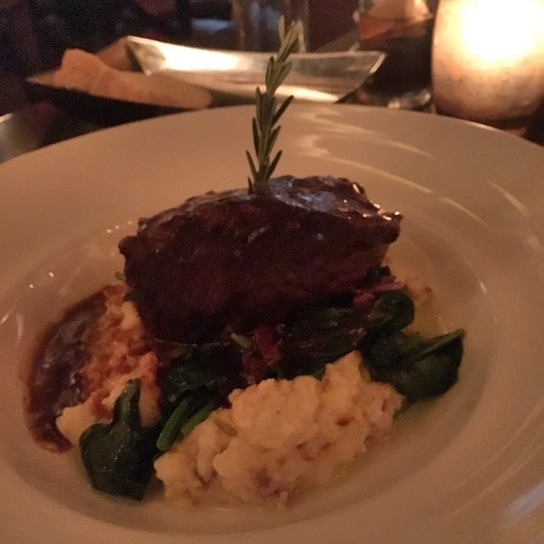 Excellent food, try BBQ Short Ribs, so delicious that melts in your mouth and come with spinach and grits.Friendly staff and nice decor.