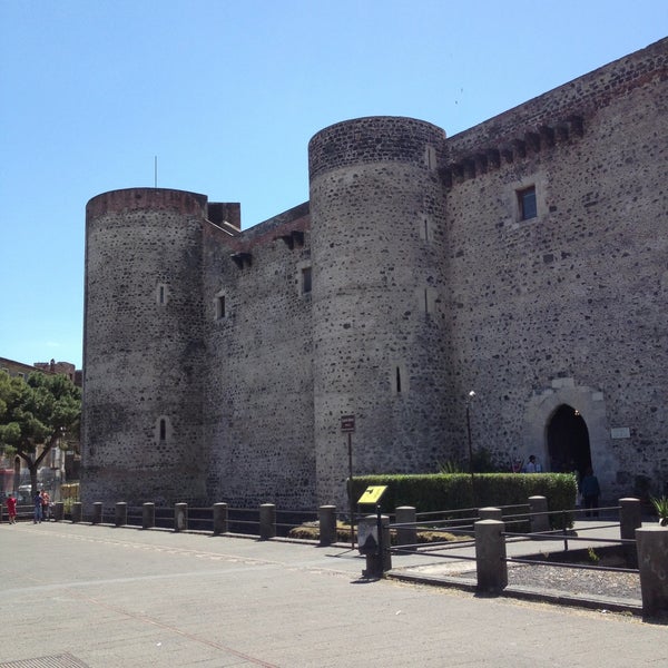 Замок урсино италия