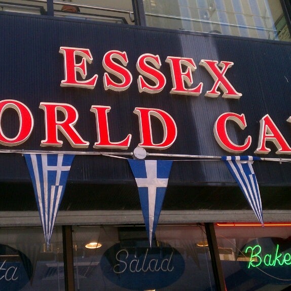 Foto tirada no(a) Essex World Cafe por Brandon C. em 6/12/2013