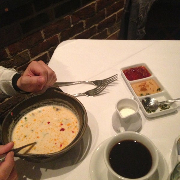 Foto scattata a Gigi&#39;s Asian Bistro And Dumpling Bar da R . il 3/11/2013