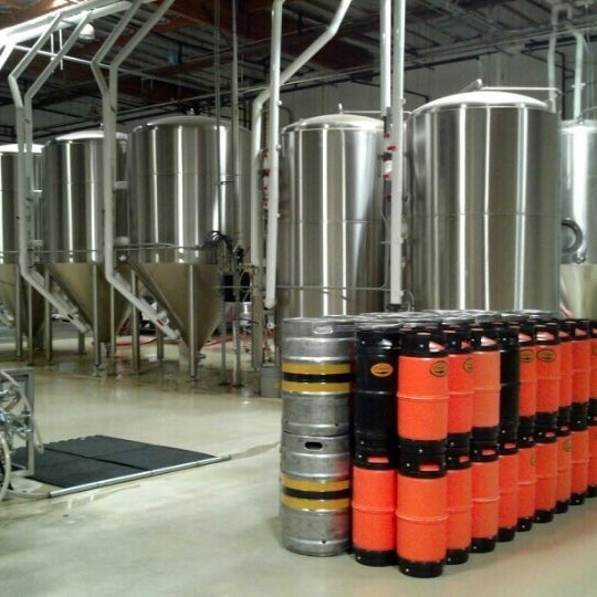 1/19/2013 tarihinde Kira V.ziyaretçi tarafından The Phoenix Ale Brewery'de çekilen fotoğraf