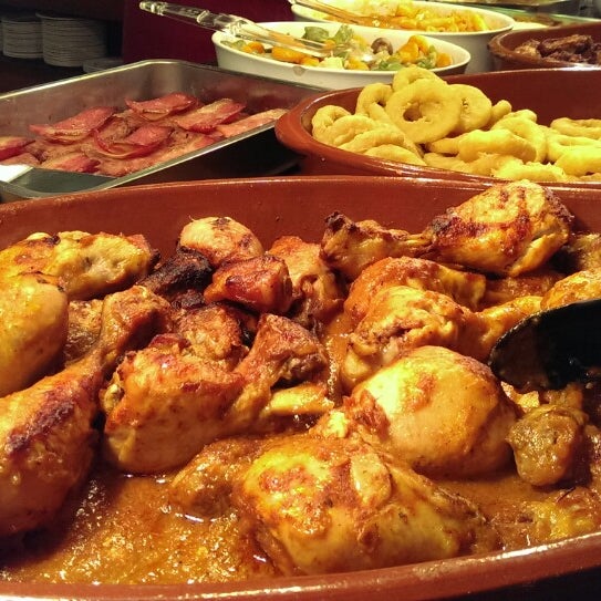 Photo taken at Restaurante LAS PALOMAS Buffet&amp;Tapas by Elle on 2/6/2014