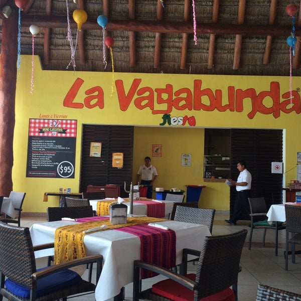 Foto diambil di La Vagabunda® Fiesta oleh Roberto L. pada 4/22/2015