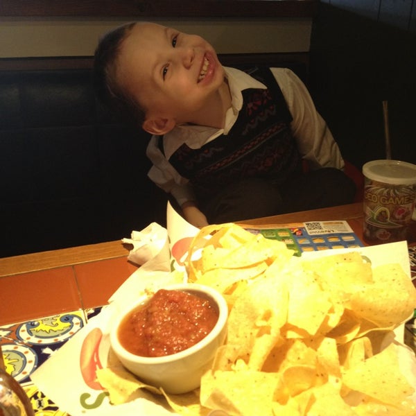 Photo taken at Chili&#39;s Grill &amp; Bar by Jessica on 2/3/2013