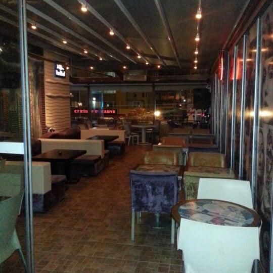 11/6/2012 tarihinde Reyhan Ö.ziyaretçi tarafından +359 Cafe &amp; Bistro'de çekilen fotoğraf