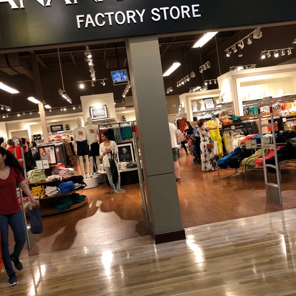 Banana Republic Factory Store Clothing Store