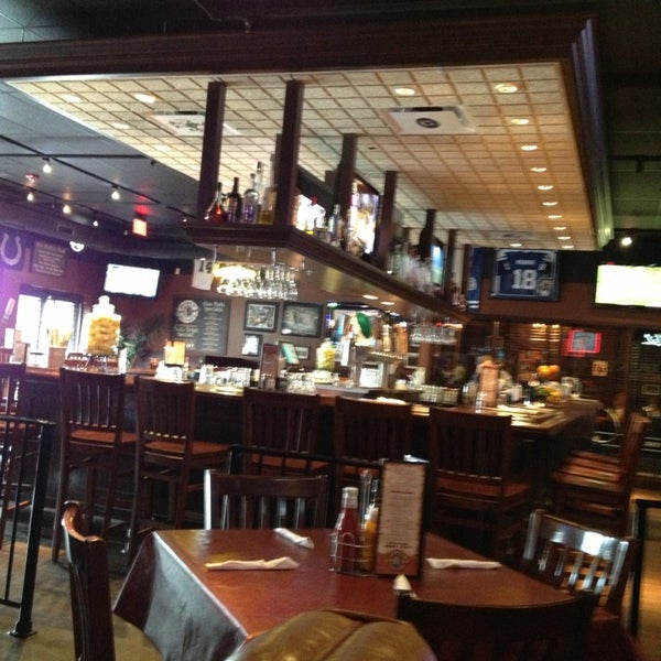 Rusty Bucket Restaurant and Tavern Indianapolis'te Bar