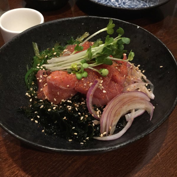 Foto scattata a Yama Izakaya &amp; Sushi da Karen L. il 9/4/2018
