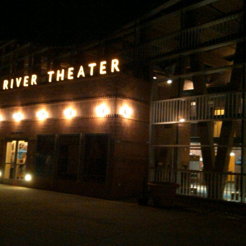 รูปภาพถ่ายที่ Two River Theater โดย Ben K. เมื่อ 6/6/2013