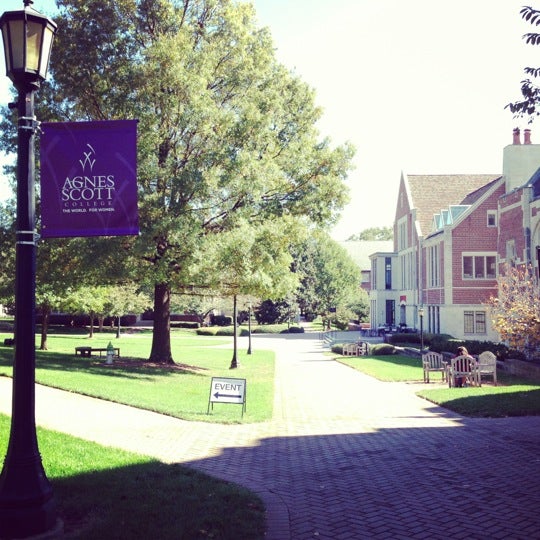 Foto tomada en Agnes Scott College  por M.J el 10/21/2012