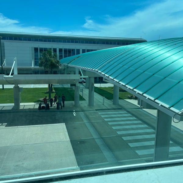 รูปภาพถ่ายที่ Gulfport-Biloxi International Airport (GPT) โดย Raj T. เมื่อ 7/14/2021