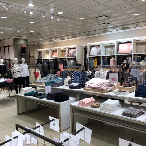 Loft Uptown Galleria 85 Visitors [ 600 x 600 Pixel ]