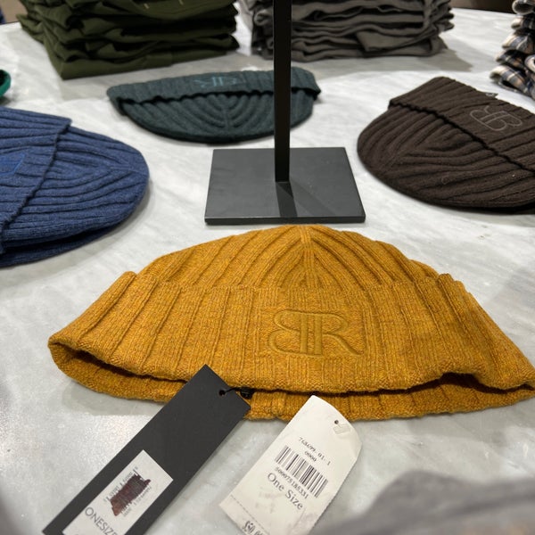 Banana Republic Clothing Store