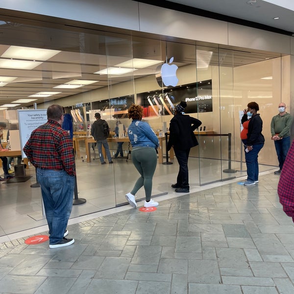 Apple Lakeside Shopping Center Electronics Store in Metairie