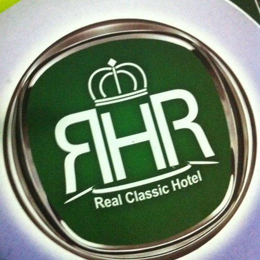 Foto tirada no(a) Real Classic Hotel por Mayra Y. em 11/15/2012