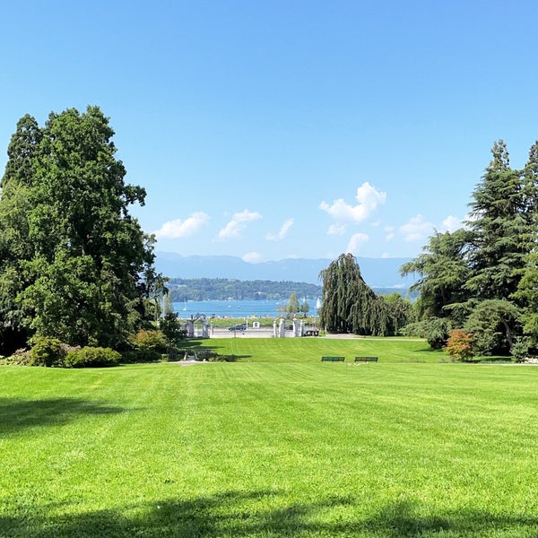 Пикник в парке Parc des eaux Vives