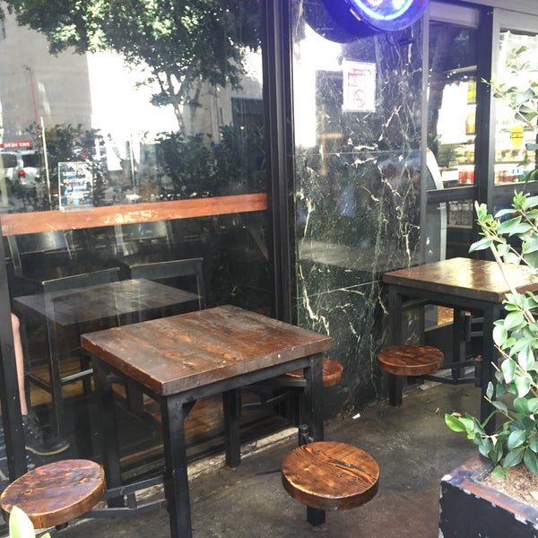 7/22/2016 tarihinde Junghyun S.ziyaretçi tarafından LA Café'de çekilen fotoğraf