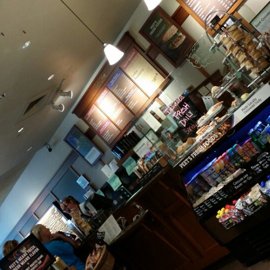 7/27/2014에 Tiff S.님이 Peet&#39;s Coffee &amp; Tea에서 찍은 사진