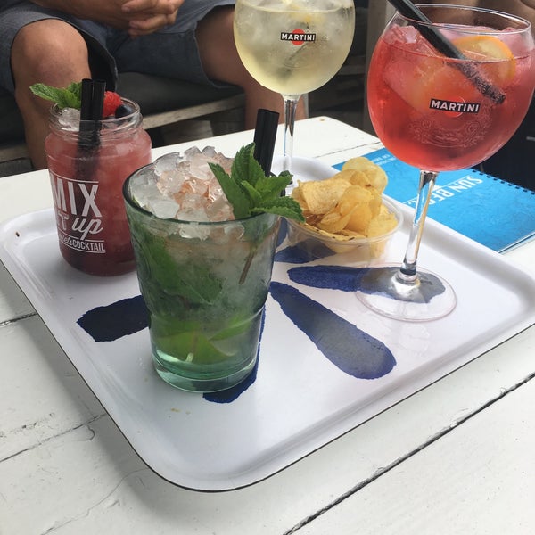Foto tomada en Sun Beach &amp; Bar  por Chelsea d. el 7/20/2018