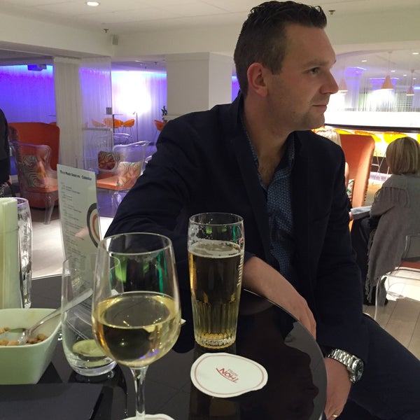 Photo taken at Thon Hotel Brussels City Centre by Tamara on 9/25/2015
