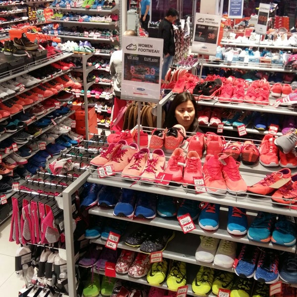 Sun Sand Sports Factory Outlet المرقبات 2 Tips From 74 Visitors
