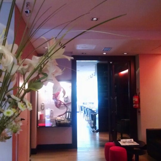 Foto diambil di Fierro Hotel Boutique oleh Melisa D. pada 10/15/2014