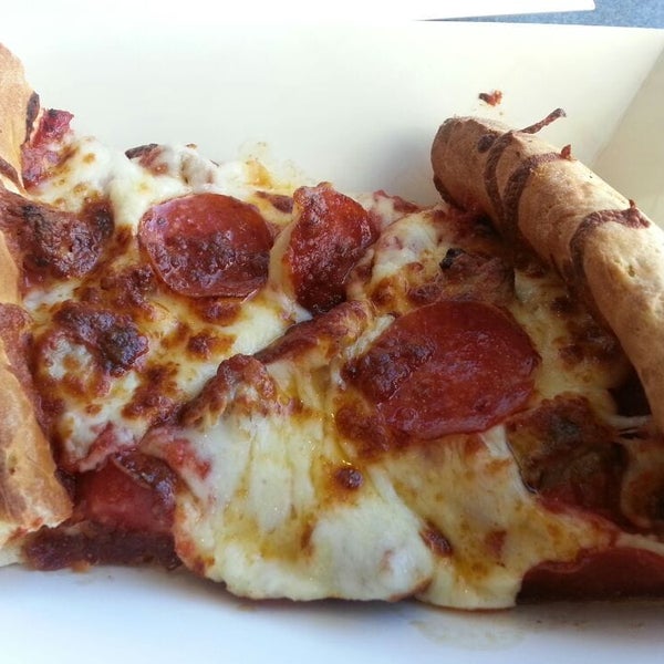 Colossal Crab & Miller Pizza Chicago Bronzeville 9 tips from 192 visitors