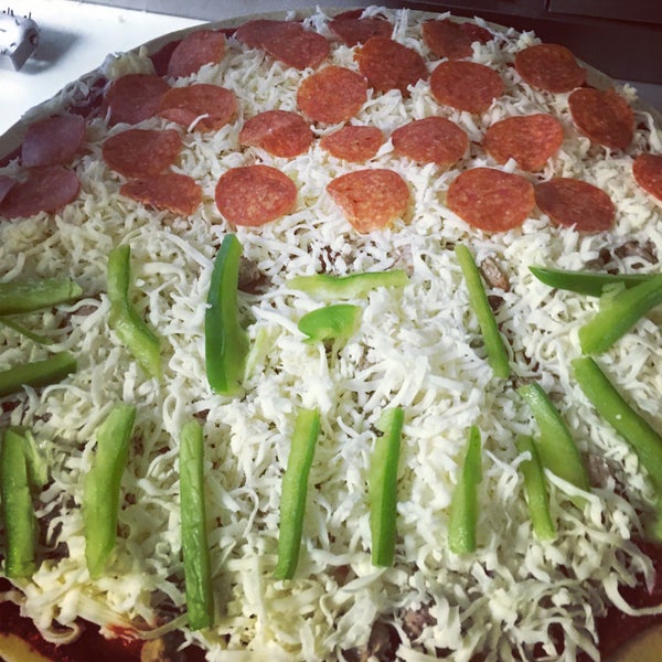 Colossal Crab & Miller Pizza Chicago Bronzeville 9 tips from 192 visitors