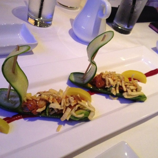 Foto diambil di Amura Sushi and Steak oleh Judy Z. pada 4/13/2013
