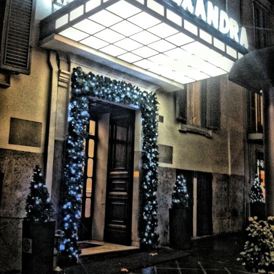 Foto tomada en Hotel Alexandra  por Carlo M. el 12/7/2012