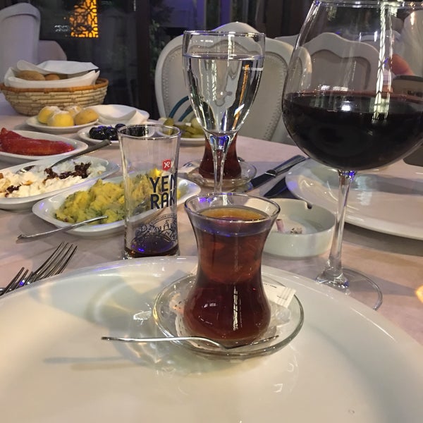 Снимок сделан в Kalkan Balık Restaurant пользователем Gunes K. 7/14/2018