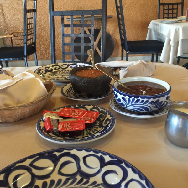 Photo taken at Santa Fe Restaurante by Edgar M. on 8/25/2015