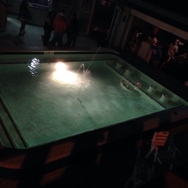 5/23/2015にShanna G.がThe Float Pool And Patio Barで撮った写真