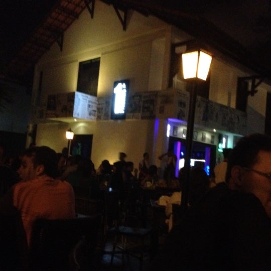 Photo taken at Primeira Página Bar &amp; Restô by Daniel M. on 11/11/2012