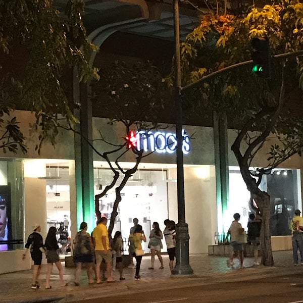 Macy's Tienda de descuentos en Waikiki