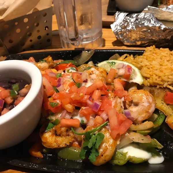 Photo taken at Chili&#39;s Grill &amp; Bar by Cyn on 5/19/2019