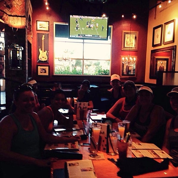 Foto tirada no(a) BJ&#39;s Restaurant &amp; Brewhouse por Christine E. em 8/15/2015