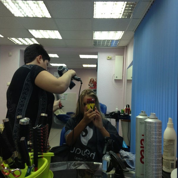 Парикмахерская в сортавала матрикс. Матрикс екб. Студия лореаль в москве. Работник торгового зала, подработка. Матрикс екатеринбург.