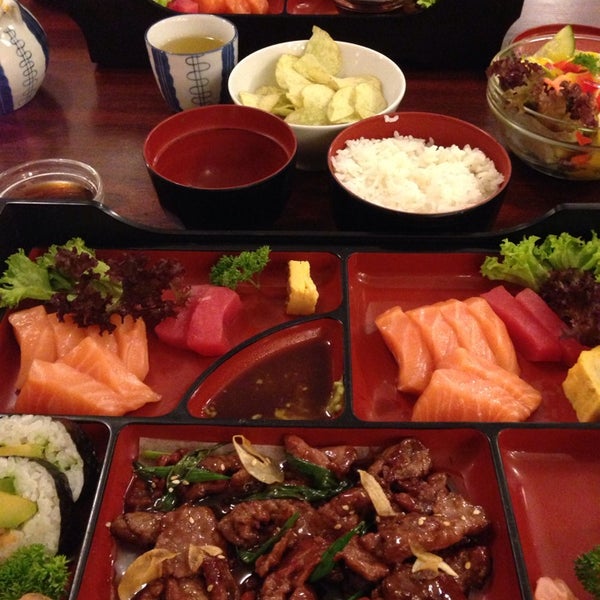 Foto tirada no(a) Sushi Sei por Zsuzsi G. em 3/7/2014
