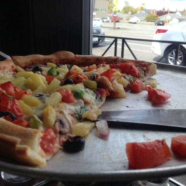 Photo taken at Soprano&#39;s Pizza &amp; Pasta by Sana K. on 4/18/2014