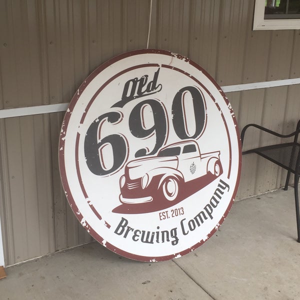 Photo taken at Old 690 Brewing Company by Wayne on 8/12/2018
