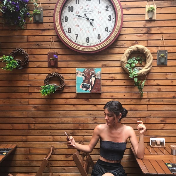 Foto diambil di Balkon Cafe &amp; Kahvaltı oleh Mel pada 7/8/2019